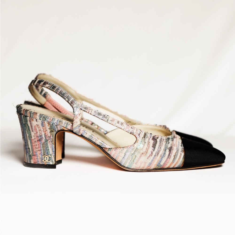 Chanel Interlocking CC Logo Grosgrain Trim Slingback Pumps 38